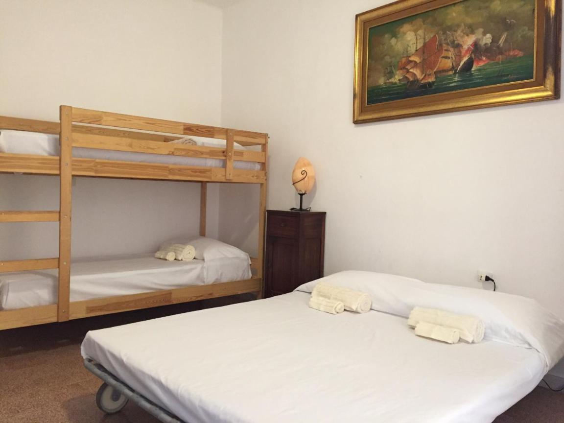 Nice Apartament 100M To Sea 2*Floor Monopoli Exterior photo